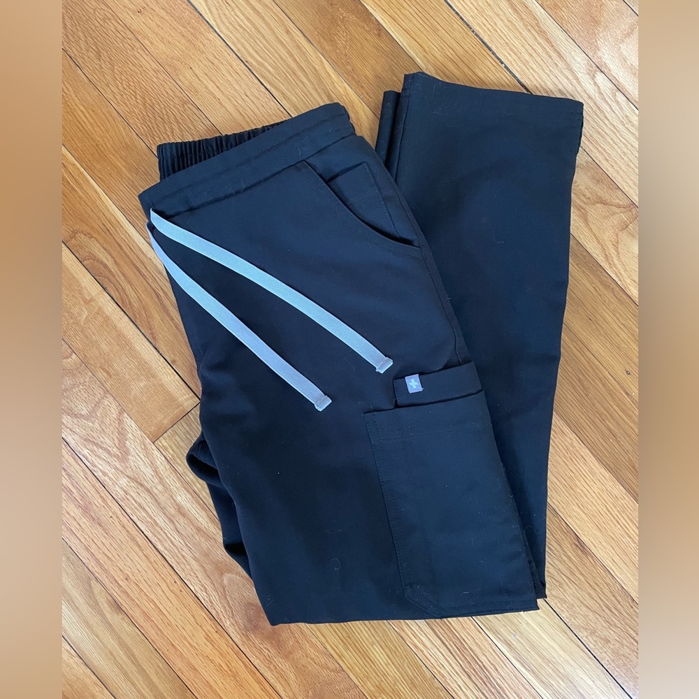Figs Black Yola Scrub Pants - Petite Small
